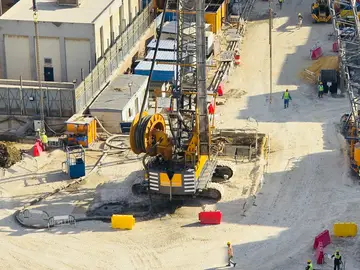 In an estimated 14 months, Bauer Egypt will execute 209 diaphragm wall panels and 20 barrettes for Cairo's new metro station in the Giza district.